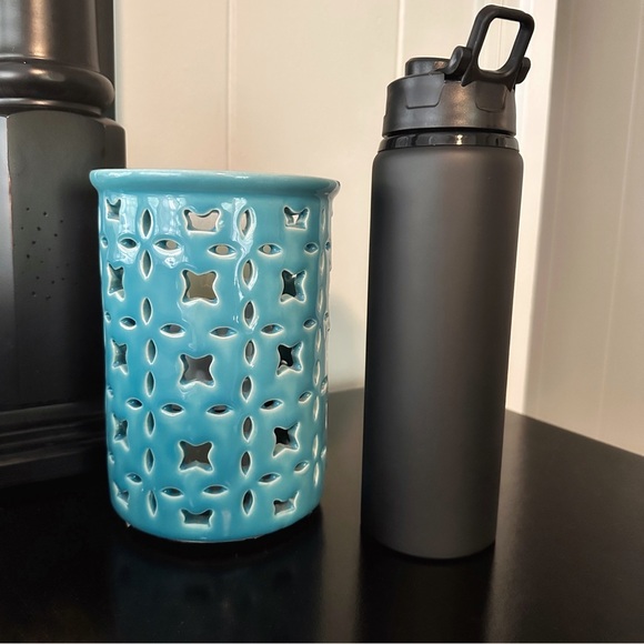 TESLA 28oz Aluminum Water Bottle. New, never used with original box. - Picture 2 of 5